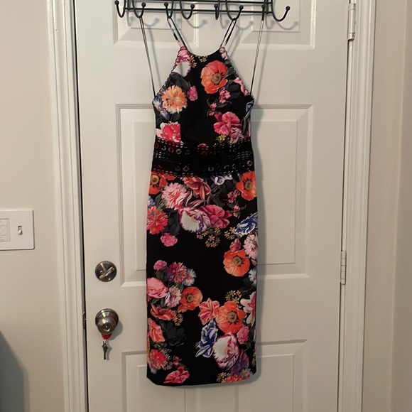 premier amour Dresses & Skirts - NWT Premier Amour floral dress